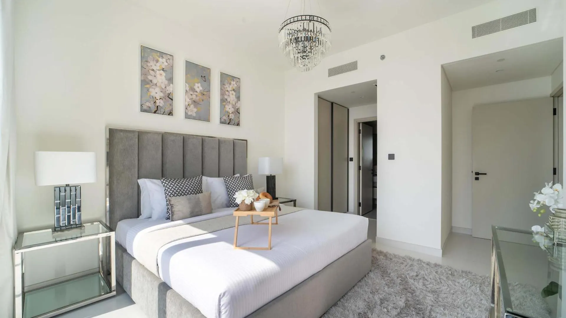 Frank Porter - Marina Vista Tower 2 Dubai 0*,